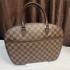 Well loved 2001 Louis Vuitton Damier Ebene Sarria